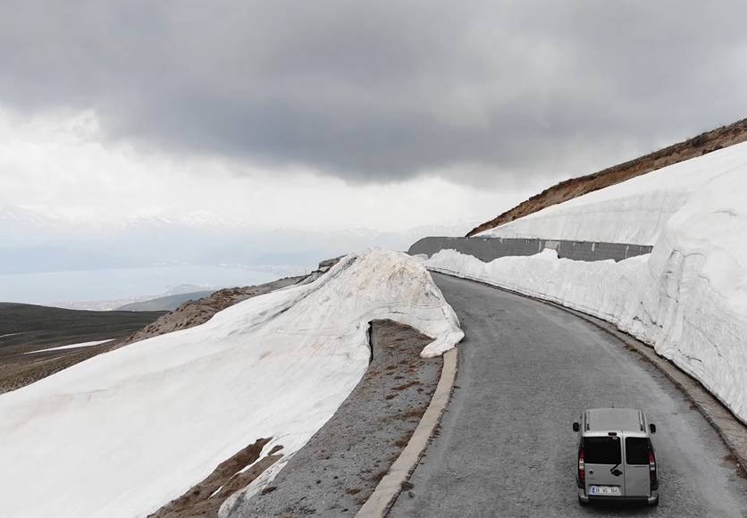 Mayıs bitti ama kar kalınlığı 5 metre. Görenler şaştı kaldı - Resim: 9